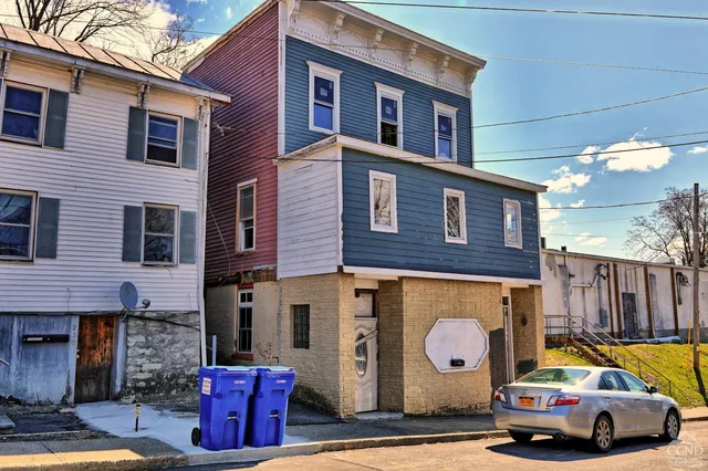 $280,000 | 228 Water Street, Catskill, NY 12414