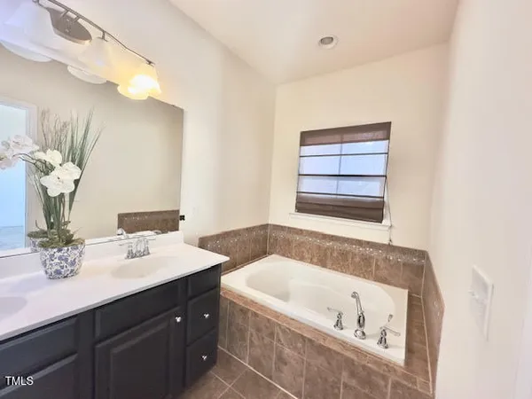 $2,300 | 1013 Waymaker Court, Apex, NC 27502
