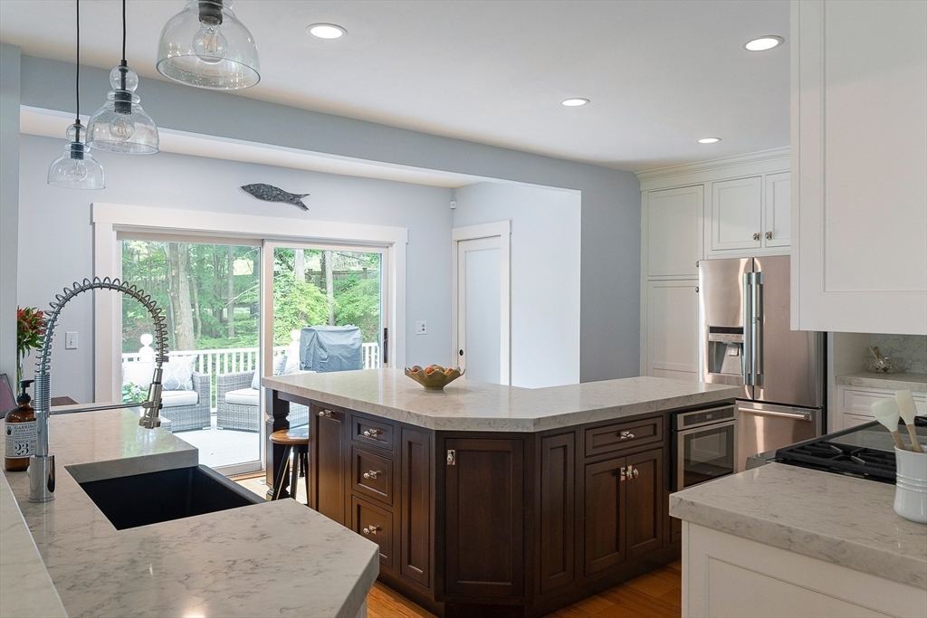 55 Coburn Road Weston, MA 02493 - Photo 7 of 42