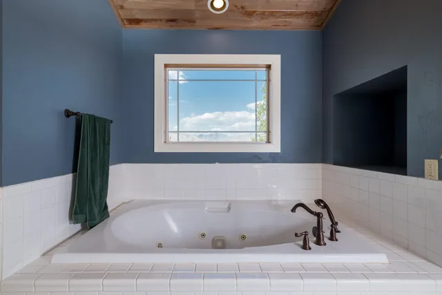 $785,000 | 1095 Highway 20, Fairfield, ID 83327