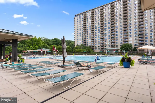 a view of a back yard of the house
