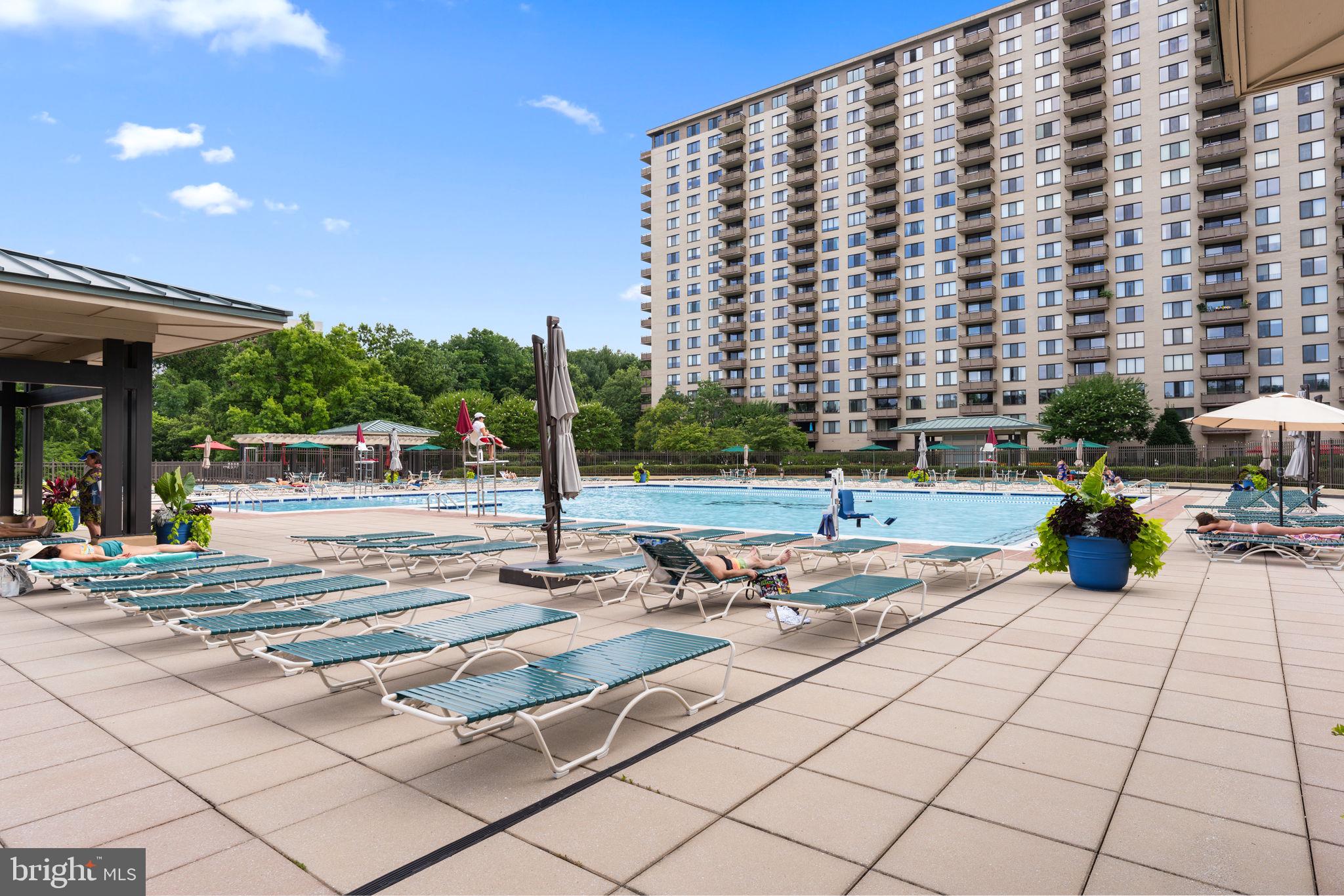 5225 Pooks Hill Road, Unit 1305N Bethesda, MD 20814 - Photo 7 of 25