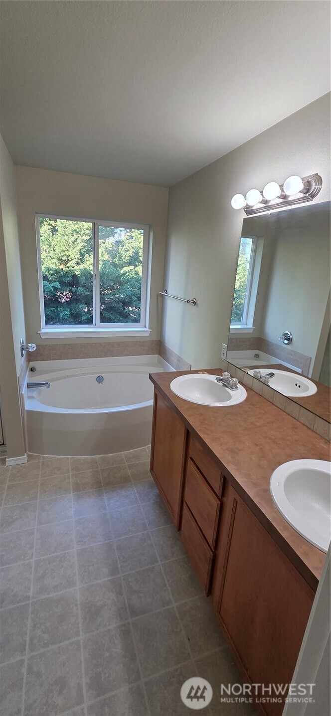 12823 166th St Court East Puyallup, WA 98374 - Photo 14 of 24