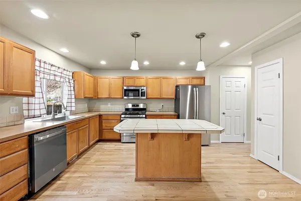 $549,999 | 12823 166th St Court East, Puyallup, WA 98374