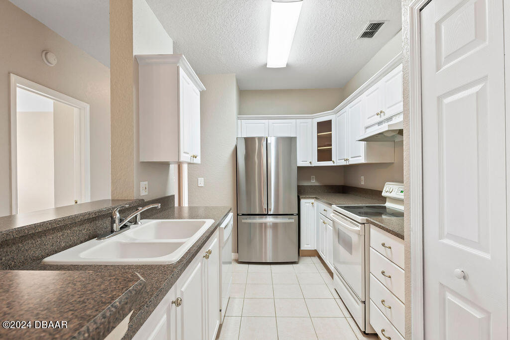830 Airport Road, Unit 215 Port Orange, FL 32128 - Photo 4 of 30 KBP_4971
