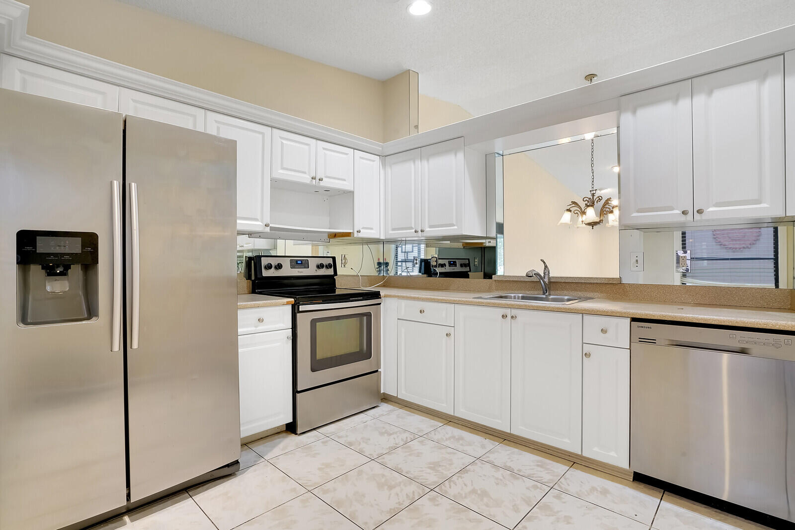 8253 Summersong Terrace Boca Raton, FL 33496 - Photo 5 of 33 RX-10997347