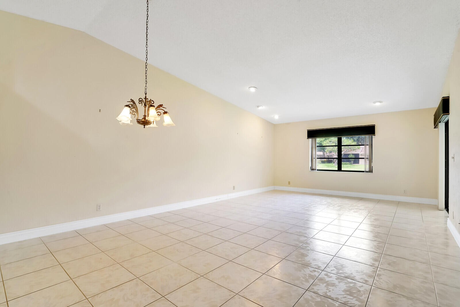 8253 Summersong Terrace Boca Raton, FL 33496 - Photo 9 of 33 RX-10997347