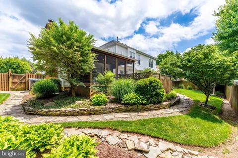 $1,100,000 | 13387 Glen Taylor Lane, Herndon, VA 20171