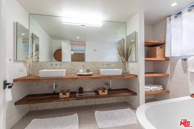 20944 Waveview Drive Topanga, CA 90290 - Photo 13 of 30