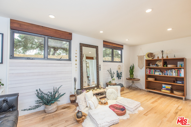 20944 Waveview Drive Topanga, CA 90290 - Photo 15 of 30