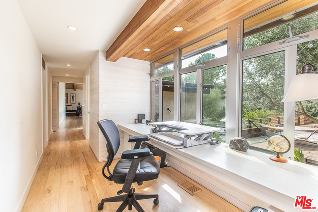 20944 Waveview Drive Topanga, CA 90290 - Photo 19 of 30