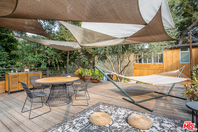 20944 Waveview Drive Topanga, CA 90290 - Photo 23 of 30