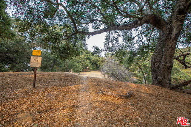 20944 Waveview Drive Topanga, CA 90290 - Photo 27 of 30