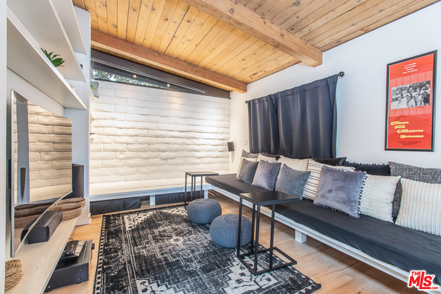 20944 Waveview Drive Topanga, CA 90290 - Photo 10 of 30