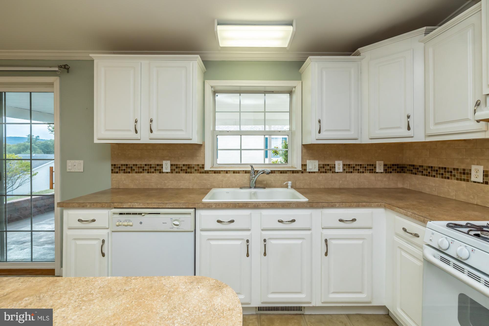 81 Westin Road Douglassville, PA 19518 - Photo 14 of 45 Kitchen
