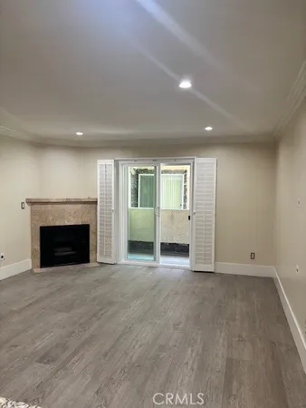 $2,450 | 7035 Woodley Avenue, Unit 113, Van Nuys, CA 91406
