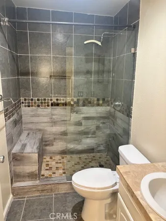 $2,450 | 7035 Woodley Avenue, Unit 113, Van Nuys, CA 91406