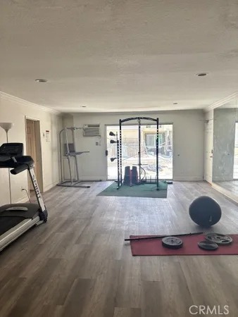 $2,450 | 7035 Woodley Avenue, Unit 113, Van Nuys, CA 91406