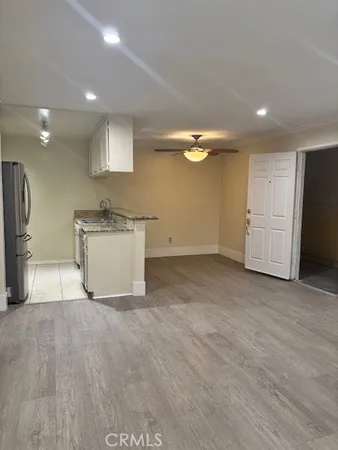 $2,450 | 7035 Woodley Avenue, Unit 113, Van Nuys, CA 91406