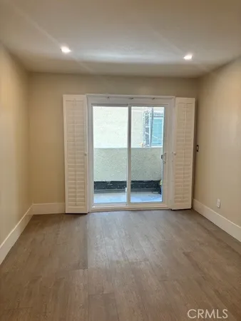 $2,450 | 7035 Woodley Avenue, Unit 113, Van Nuys, CA 91406