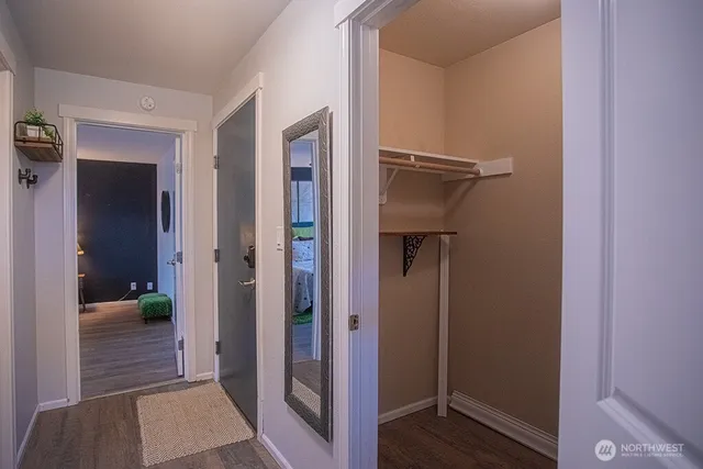 $274,900 | 1717 East 16th Street, Unit 205, Bremerton, WA 98310