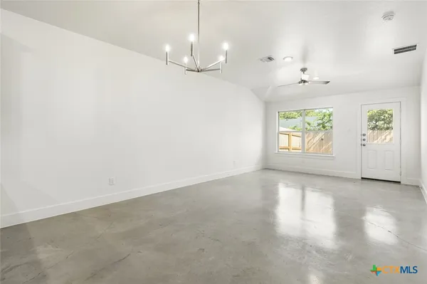$1,450 | 522 Campus Street, Troy, TX 76579