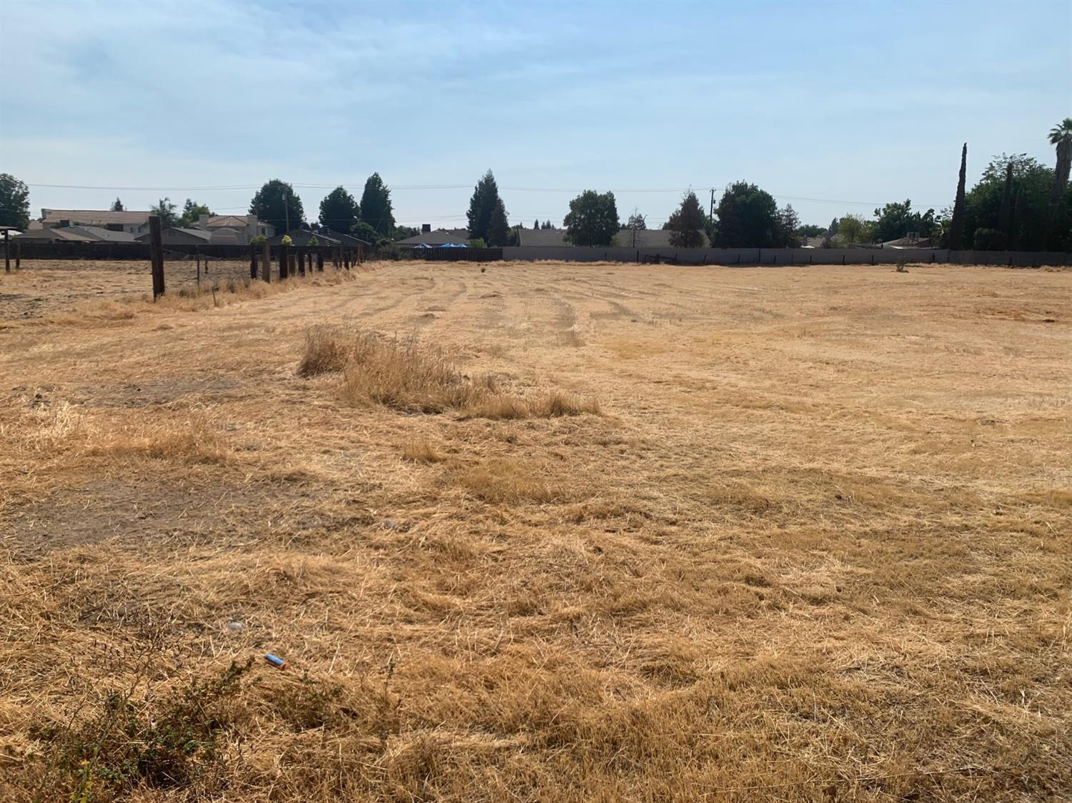 733 Linden Street Madera, CA 93637 - Photo 4 of 6