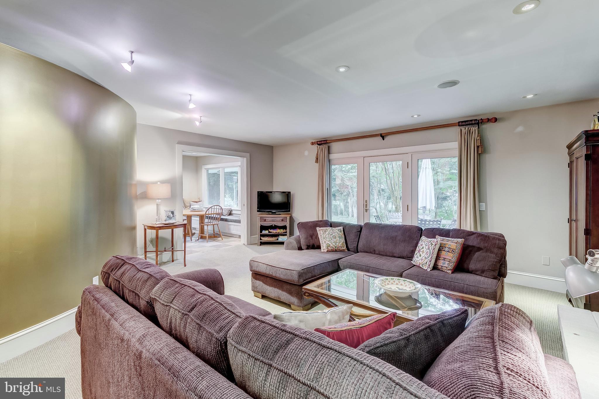 10600 Candlewick Road Stevenson, MD 21153 - Photo 22 of 47 Family Room