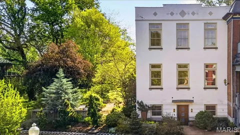 $895,000 | 6 Benton Place, St. Louis, MO 63104