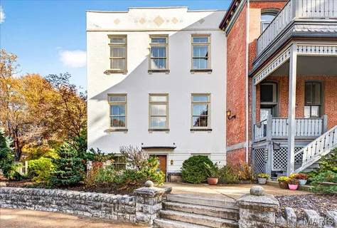 $950,000 | 6 Benton Place, St. Louis, MO 63104