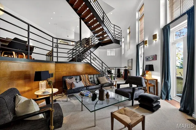 $950,000 | 6 Benton Place, St. Louis, MO 63104