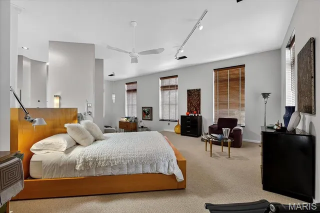 $950,000 | 6 Benton Place, St. Louis, MO 63104