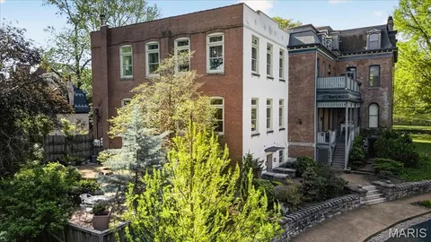 $895,000 | 6 Benton Place, St. Louis, MO 63104