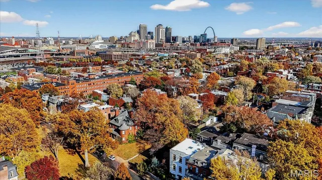 $950,000 | 6 Benton Place, St. Louis, MO 63104