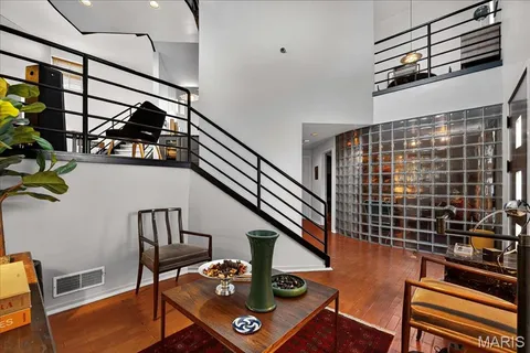 $950,000 | 6 Benton Place, St. Louis, MO 63104