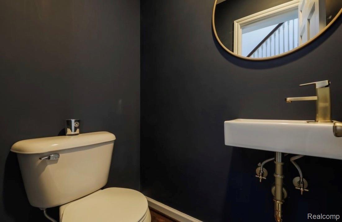 860 Lincoln Road Grosse Pointe, MI 48230 - Photo 11 of 26 9.jpg