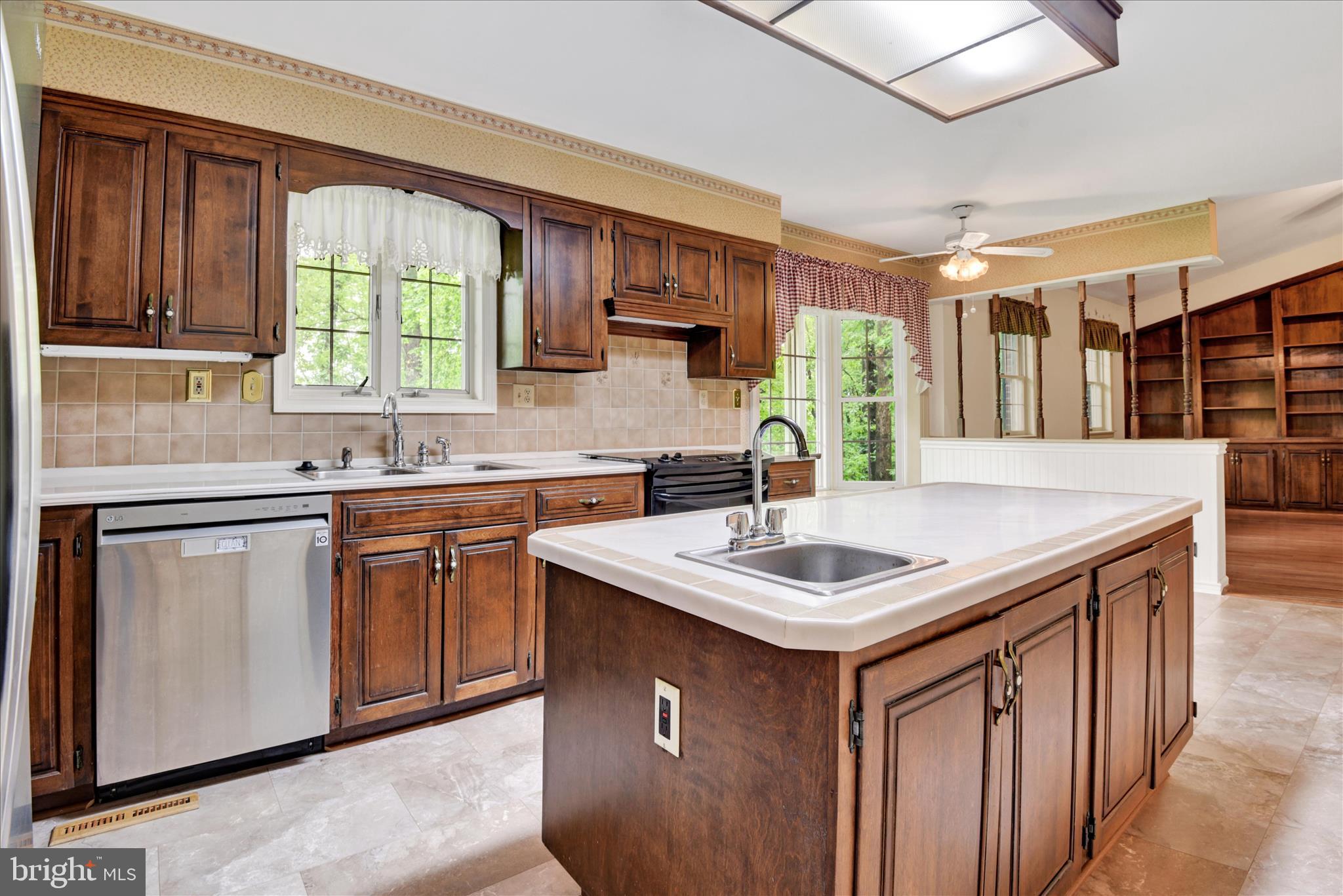 2055 Manchester Road Westminster, MD 21157 - Photo 22 of 48