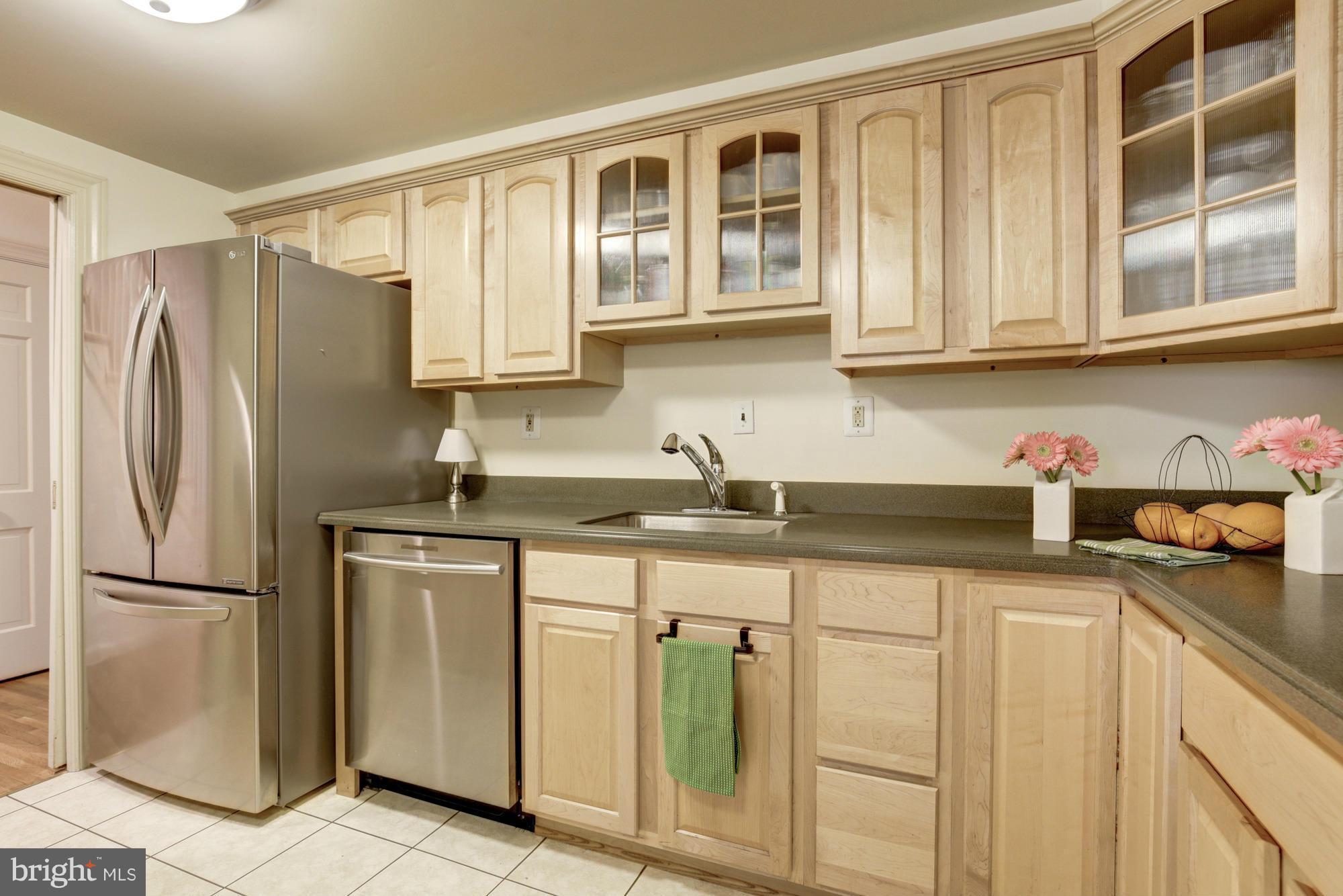 613 I Street Southwest Washington, DC 20024 - Photo 7 of 17 Kitchen