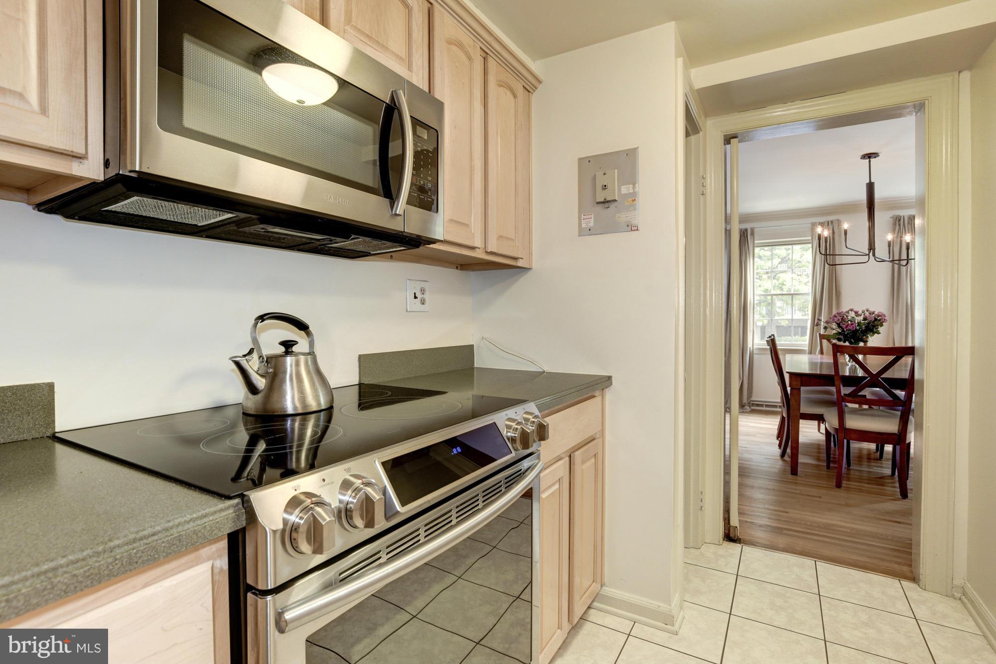 613 I Street Southwest Washington, DC 20024 - Photo 8 of 17 Kitchen