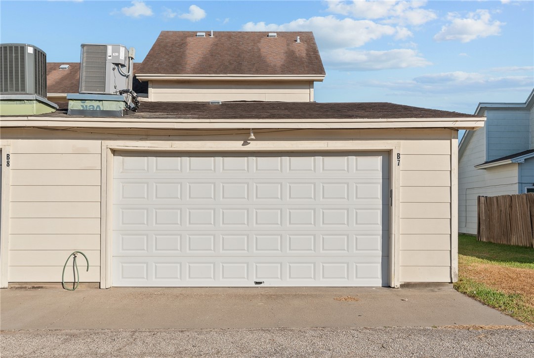 3025 Quail Springs Road, Unit B7 Corpus Christi, TX 78414 - Photo 21 of 23 a view of entryway