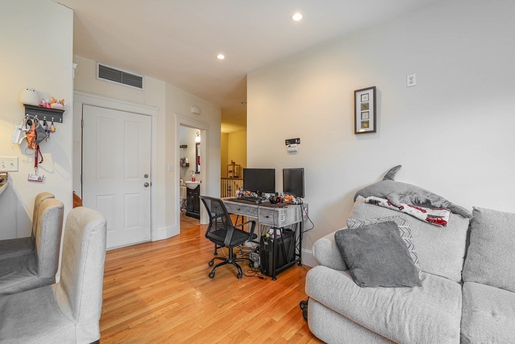 10 Murray Hill Road Boston, MA 02131 - Photo 7 of 39 Gallery Image 7