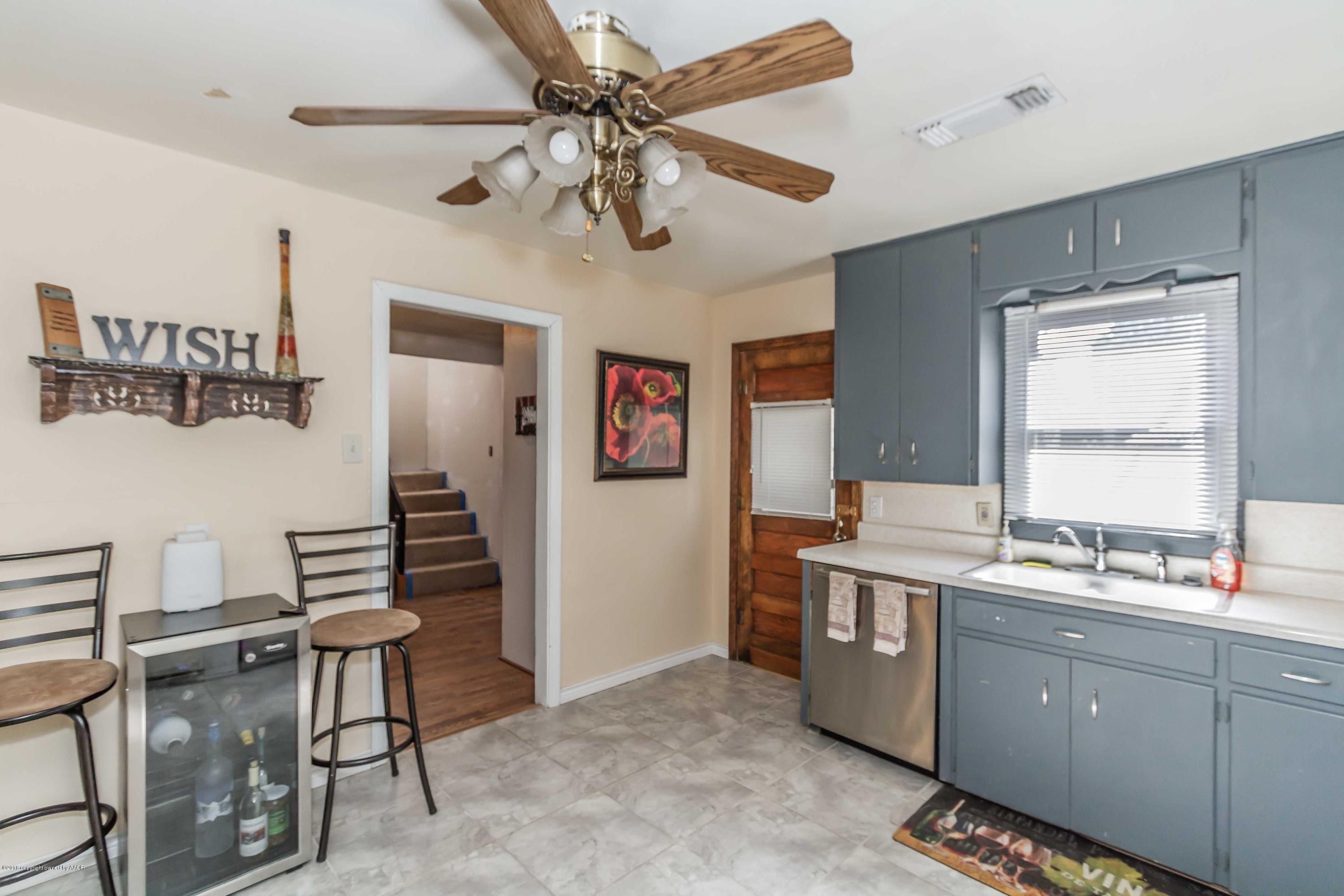 4301 Parker Street Amarillo, TX 79110 - Photo 11 of 42 KITCHEN VIEW 3