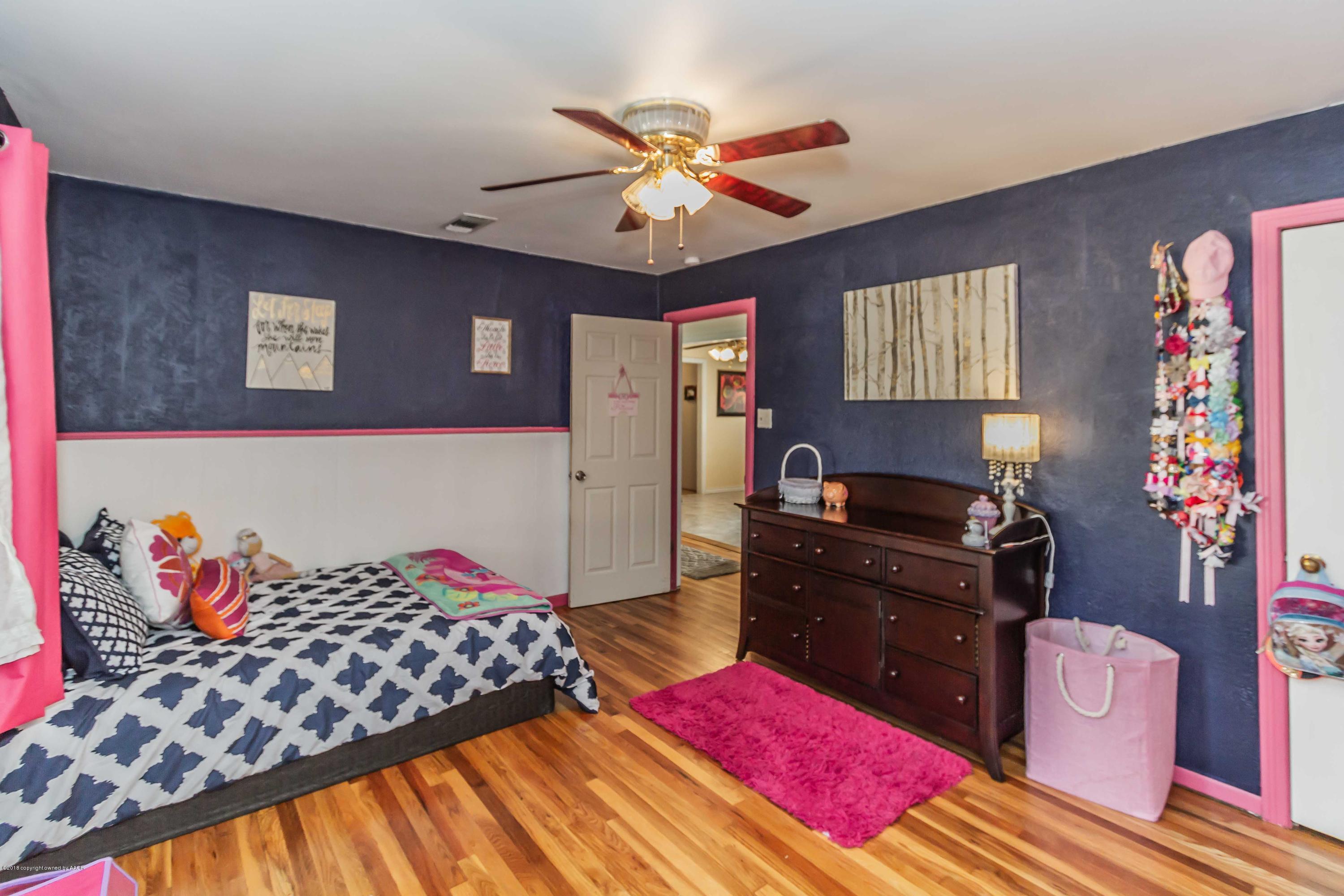 4301 Parker Street Amarillo, TX 79110 - Photo 21 of 42 BEDROOM 2 VIEW 4