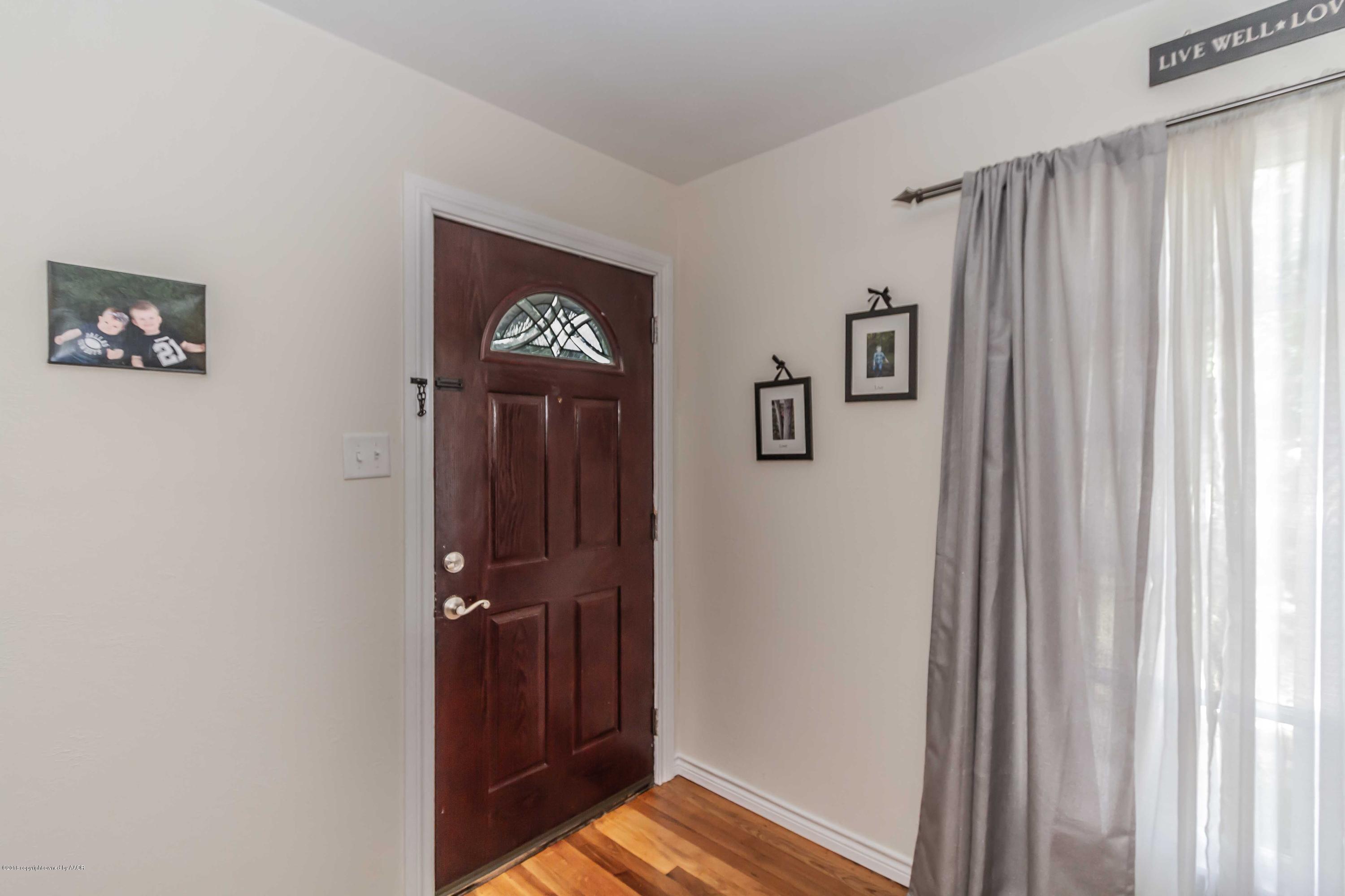 4301 Parker Street Amarillo, TX 79110 - Photo 4 of 42 ENTRY