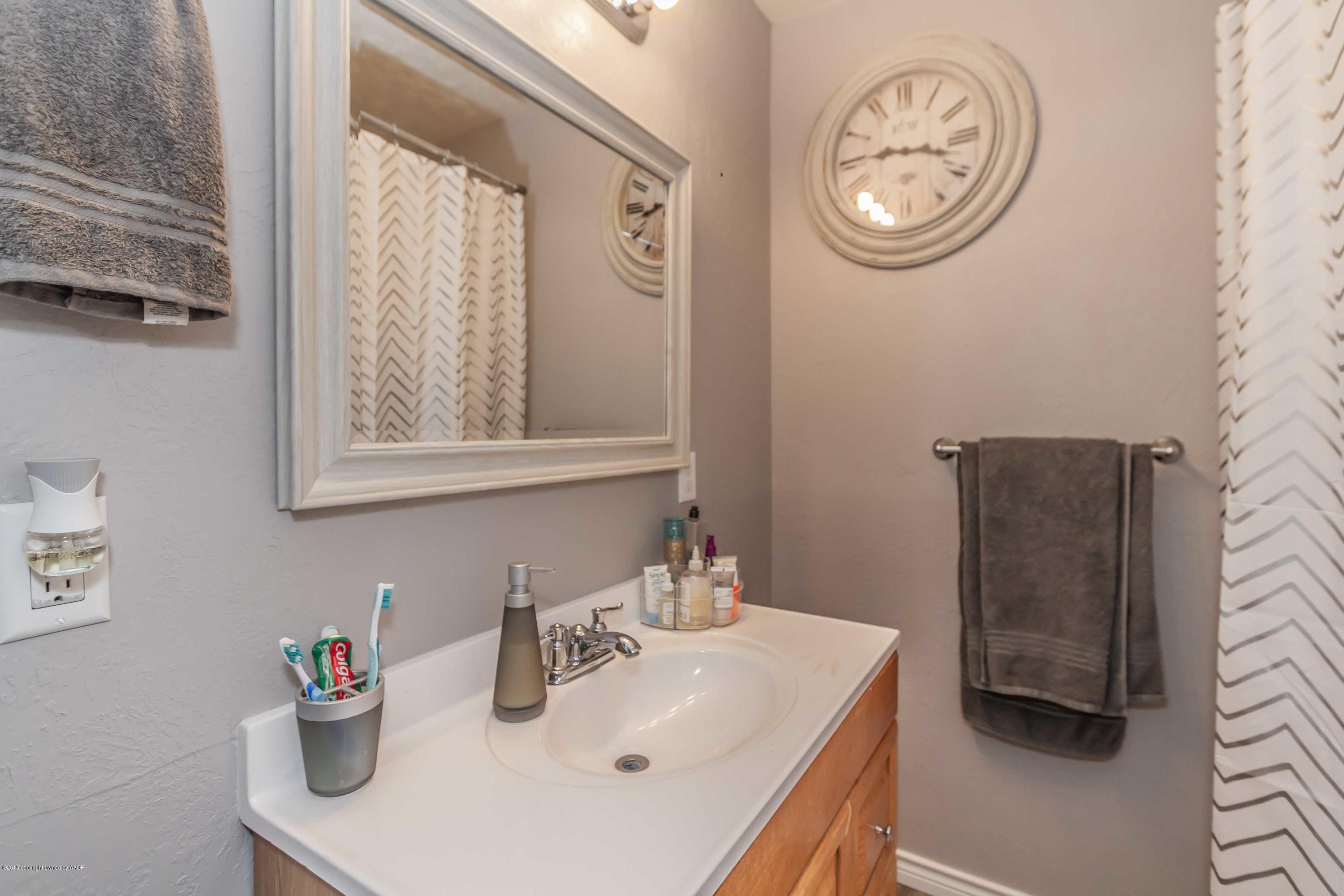 4301 Parker Street Amarillo, TX 79110 - Photo 34 of 42 MASTER BATH VIEW 2