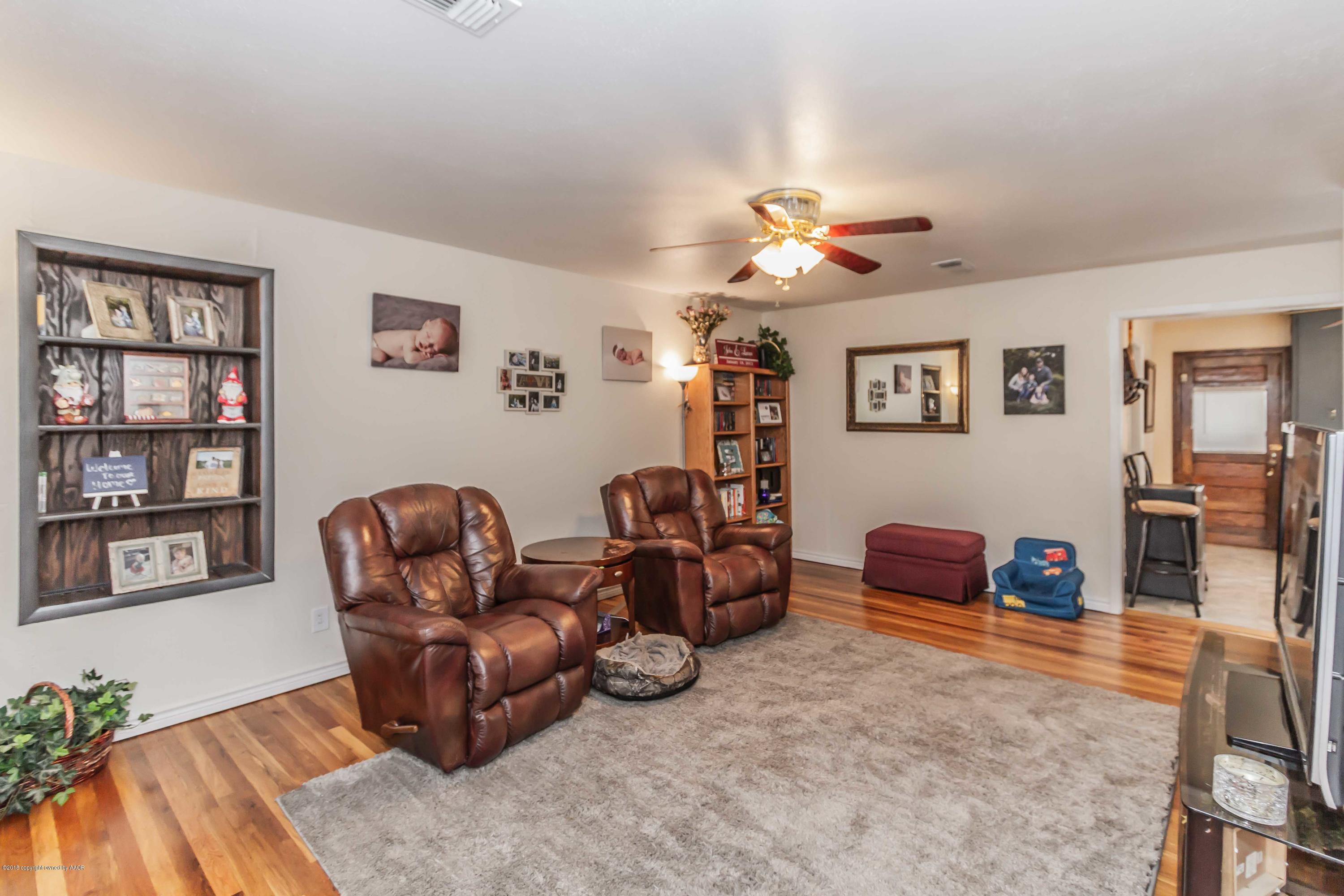 4301 Parker Street Amarillo, TX 79110 - Photo 8 of 42 LIVING ROOM VIEW 3