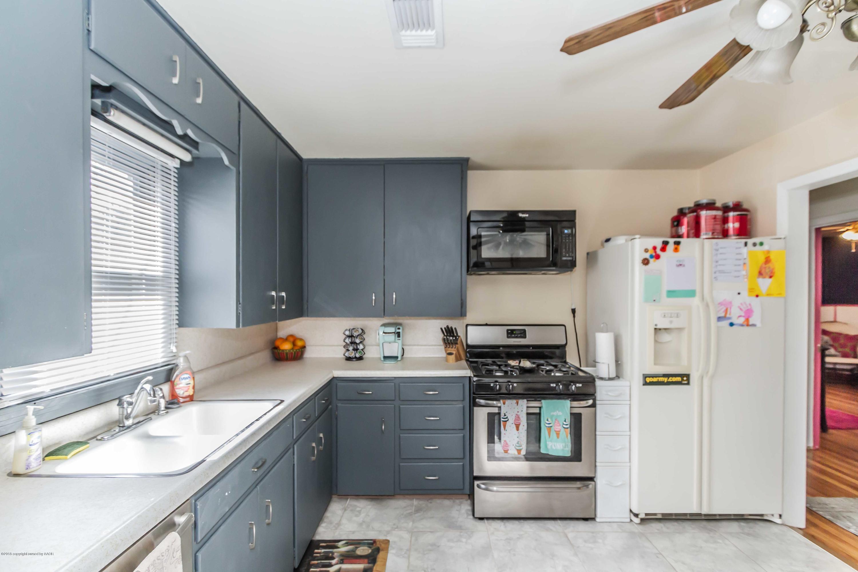 4301 Parker Street Amarillo, TX 79110 - Photo 10 of 42 KITCHEN VIEW 2