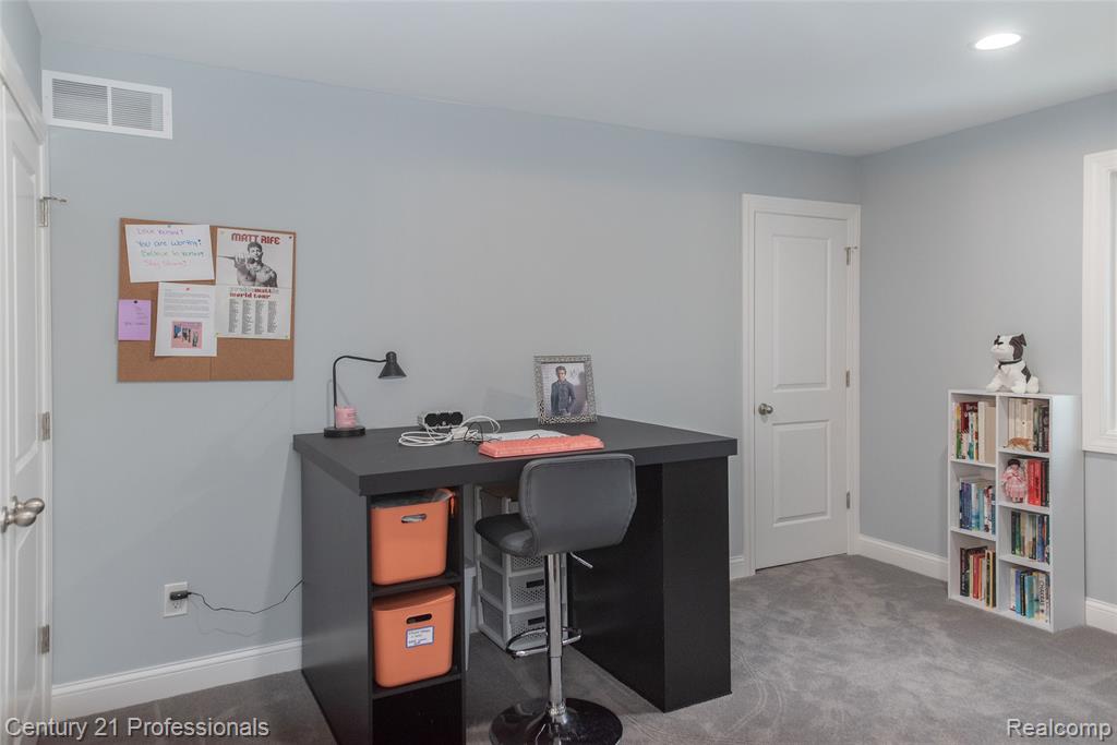 513 Renshaw Street Rochester, MI 48307 - Photo 37 of 54 Gallery Image 37
