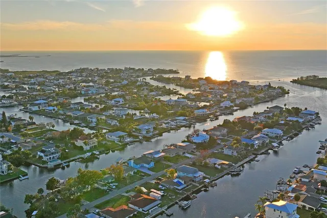 $547,000 | 3270 Hibiscus Drive, Hernando Beach, FL 34607