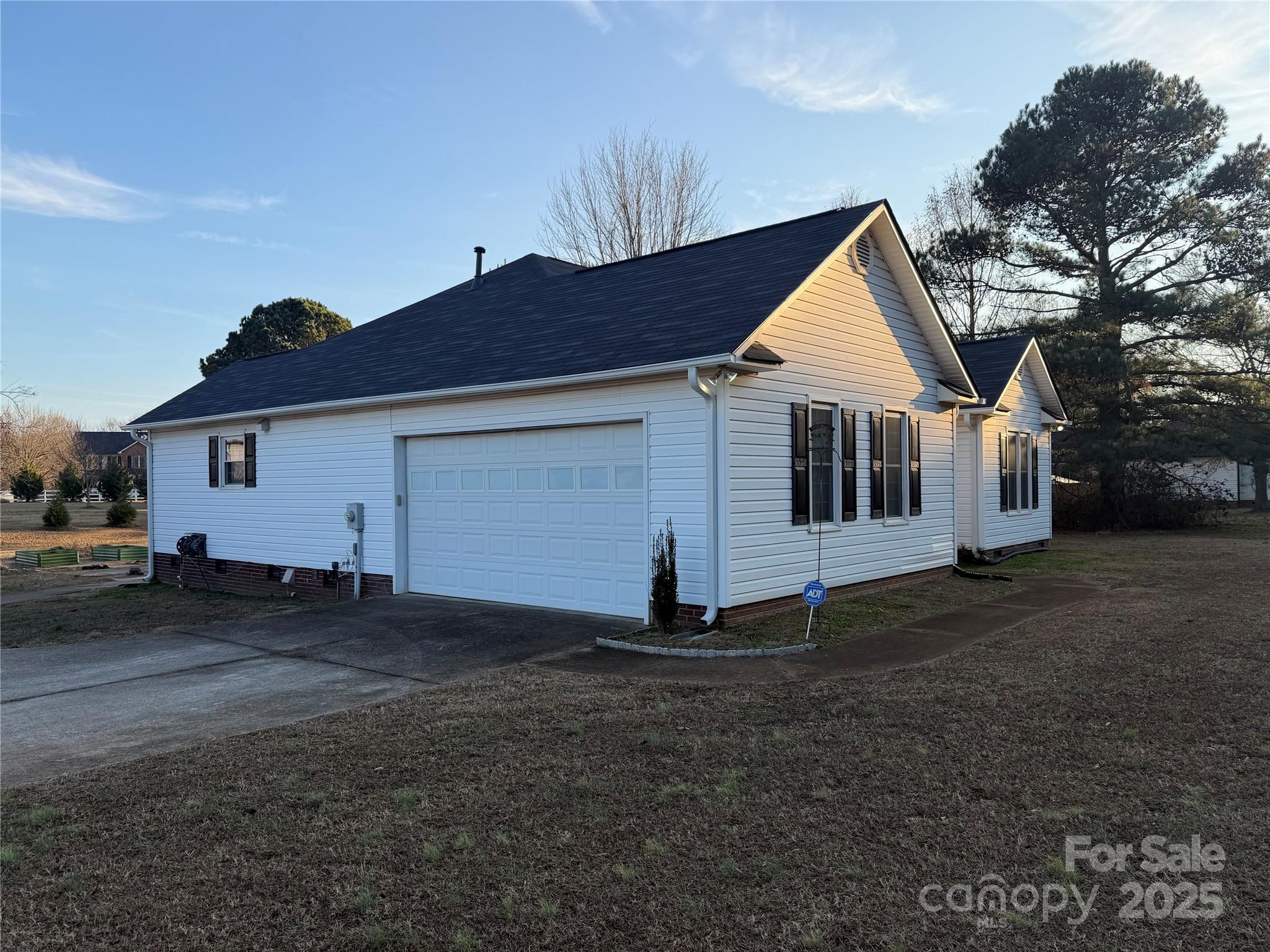 435 West Mt Gallant Road York, SC 29745 - Photo 11 of 46 Gallery Image 11
